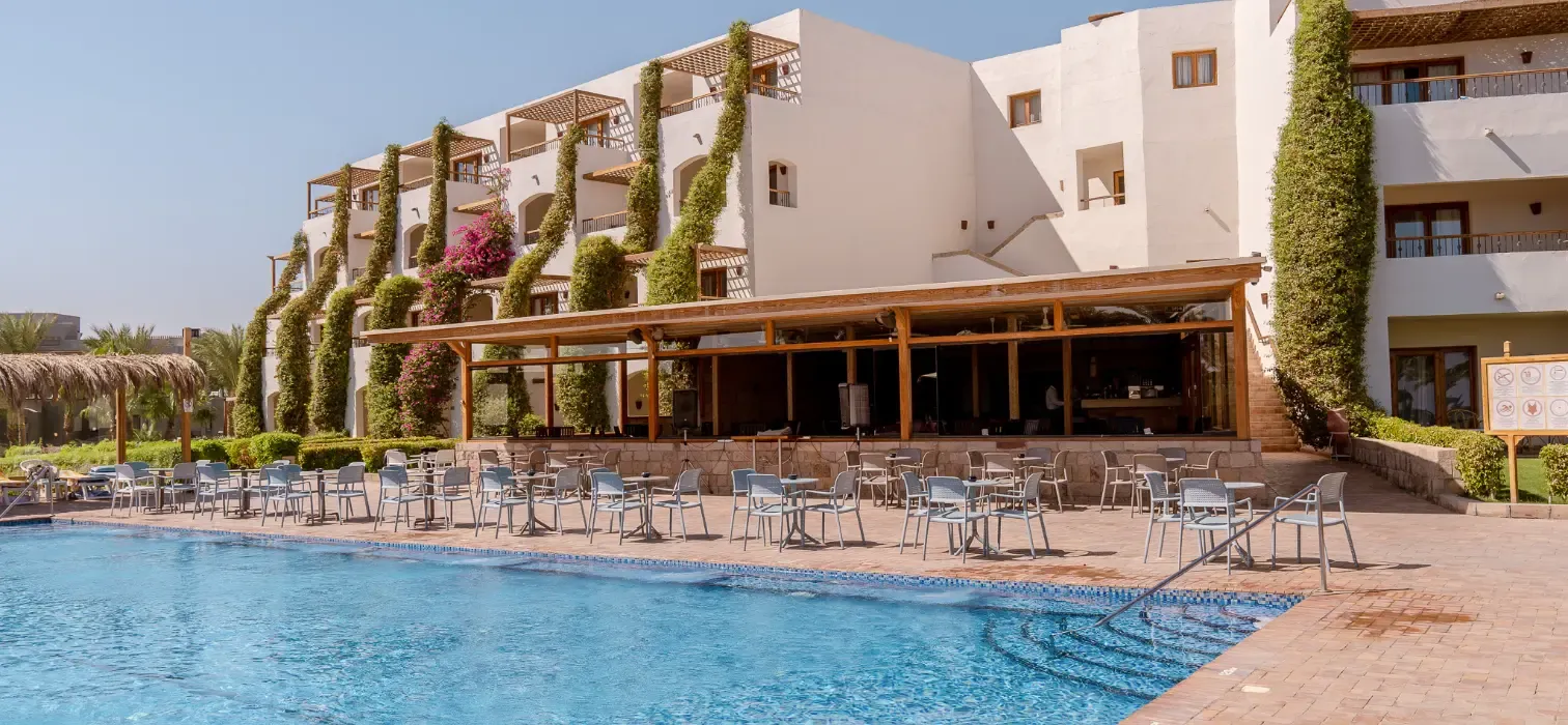 Where golden hours meet refreshing waters